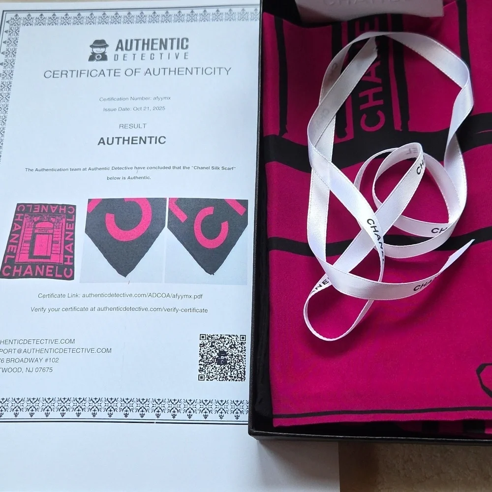Chanel‎ Fuchsia and Black Scarf
